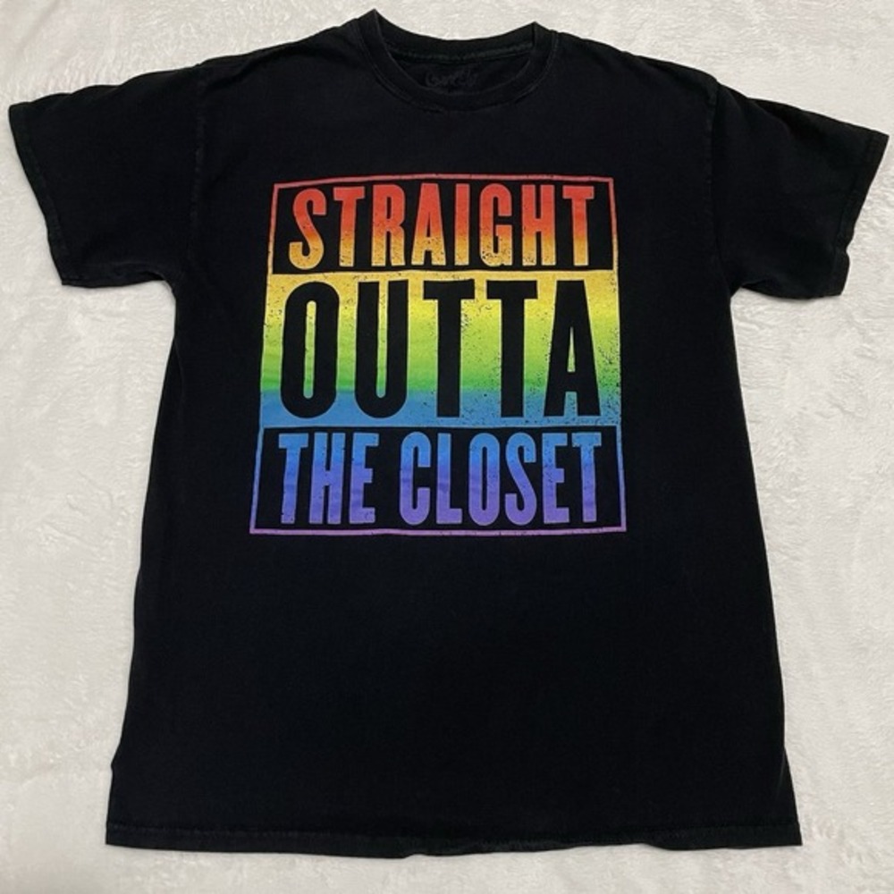 Spencer's Straight Outta The Closet Shirt Mens Medium Black Gay Pride Adult